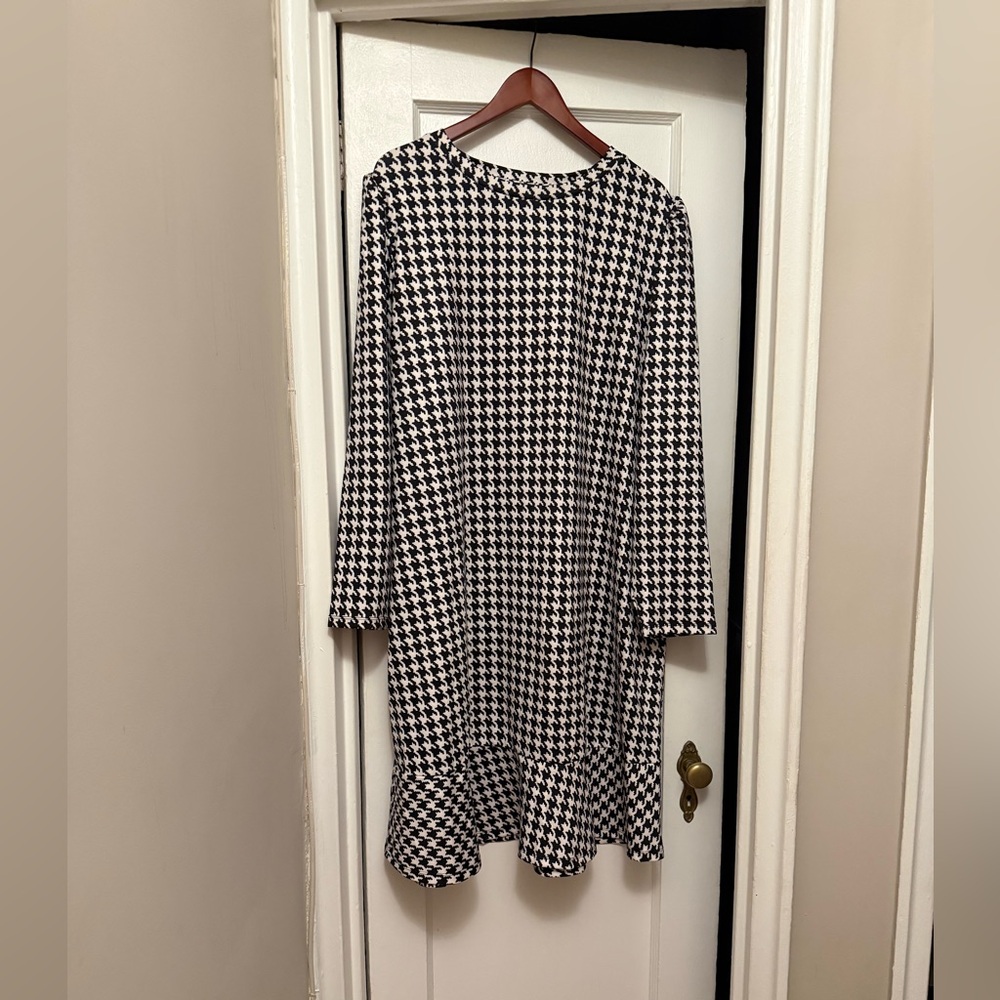 Elegant Black and White Houndstooth Dress